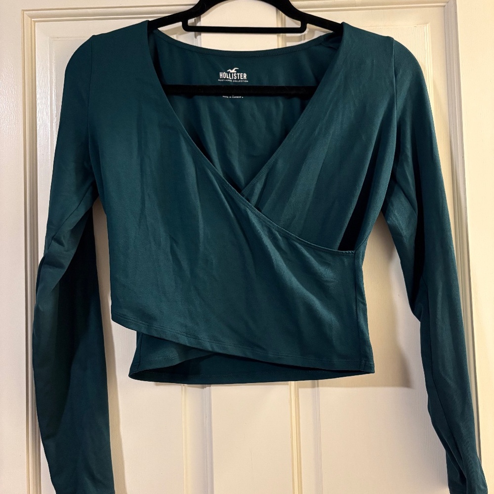 Hollister Teal Long Sleeve Wrap Top – Women’s Medium